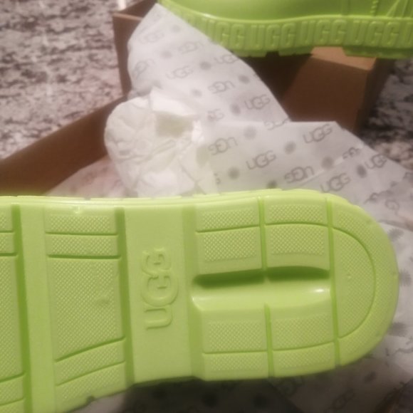 UGG rain boots - Picture 2 of 4